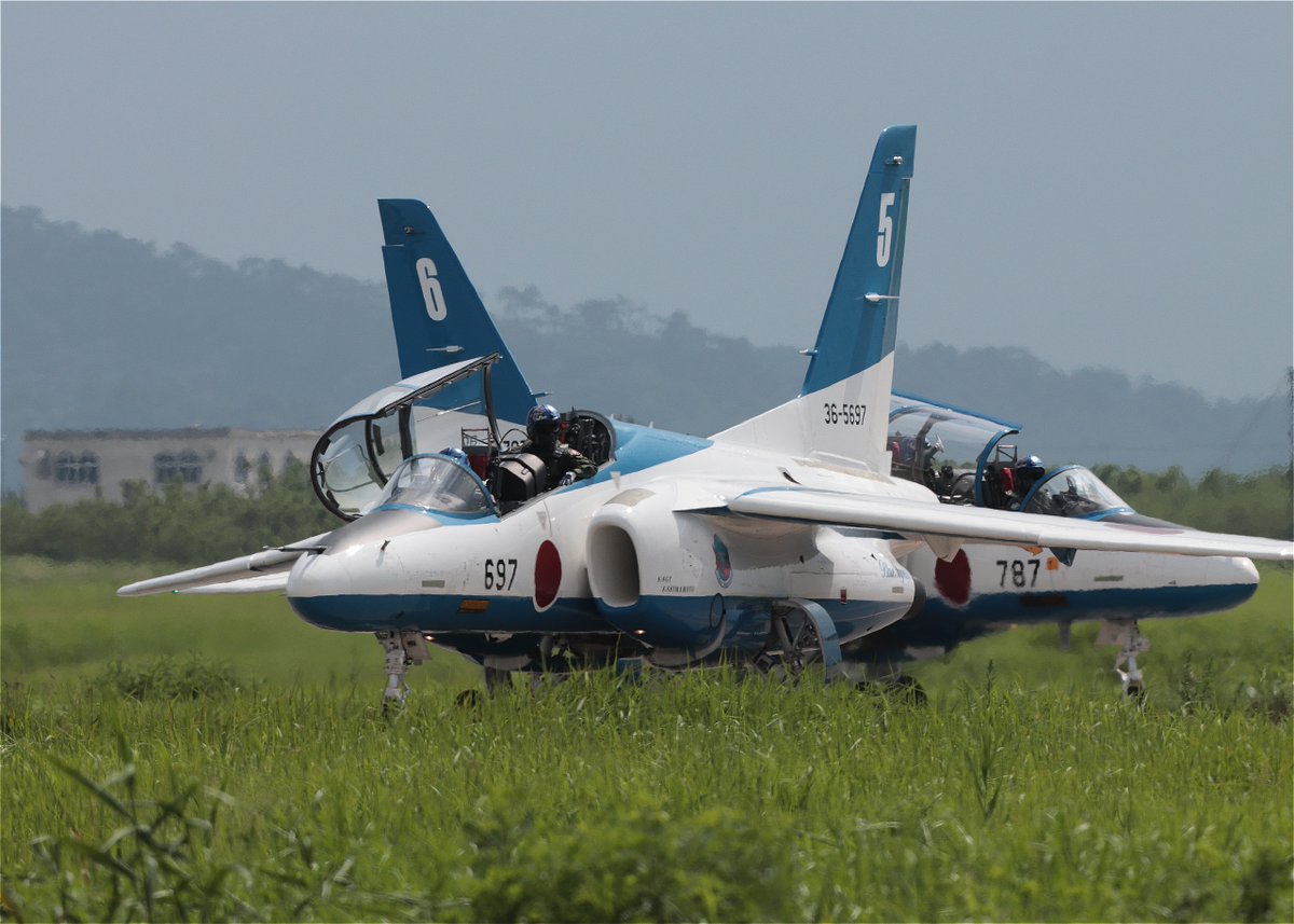 Nisecame2's tweet photo. 7月30日(水) 松島基地 第11飛行隊 

ブルーインパルス 3rd 第1編隊  

#松島基地 #ブルーインパルス https://t.co/TQTCudSJix