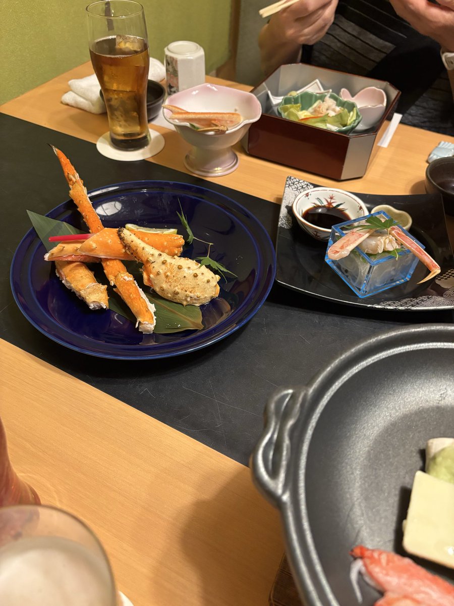 shikipanddr's tweet photo. 7月16日で40歳になりました！
岩牡蠣や蟹など美味しいもの食べて、自分へのご褒美にアルファード納車！
これからも頑張ります！ https://t.co/0zw5lNCOwC