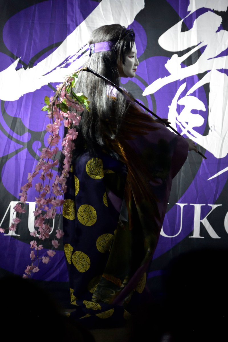 tashumisan's tweet photo. いろんな役者さんが踊る、さだまさしの『舞姫』だけど、こんな表現もあるんだなぁ…！
#カムイ龍虎 #劇団錦 #立川けやき座 https://t.co/LarbMFilF4