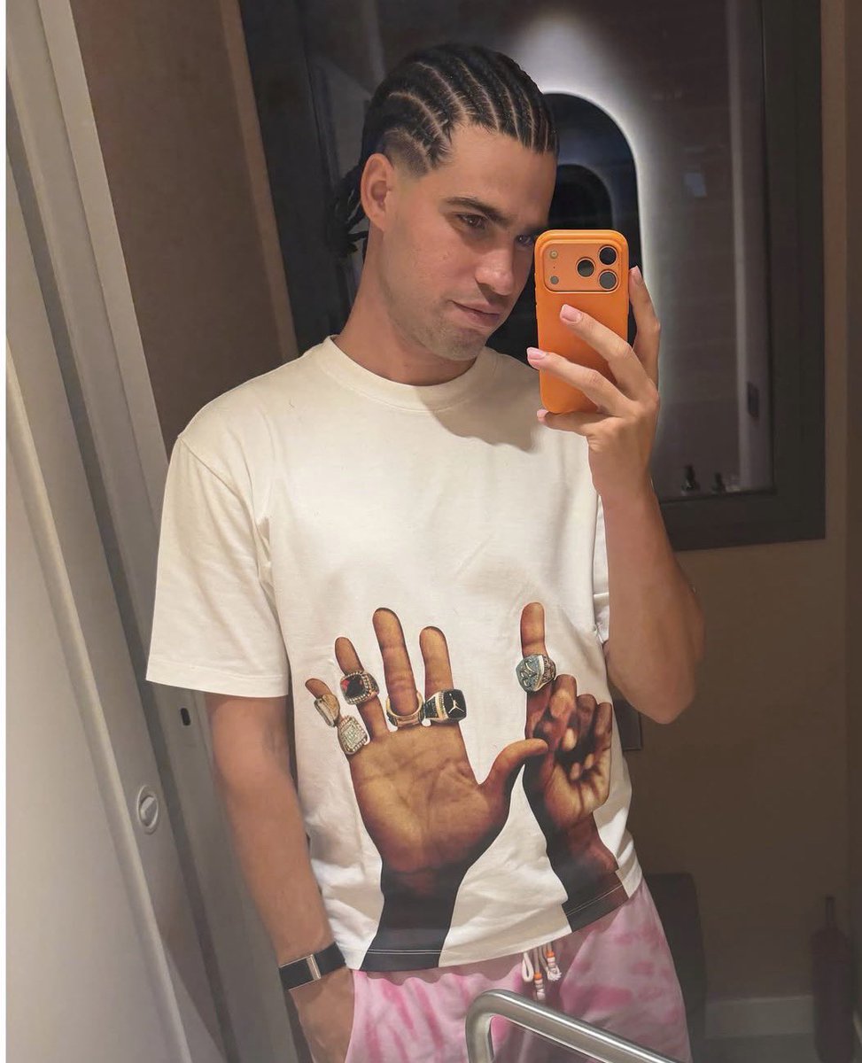 Olly_Tennis_'s tweet photo. 😱😳 OH. MY. GOD.

Carlos Alcaraz’s new hair style 💇‍♂️ 

📸 Carlos’ IG https://t.co/VITQOSyVZl