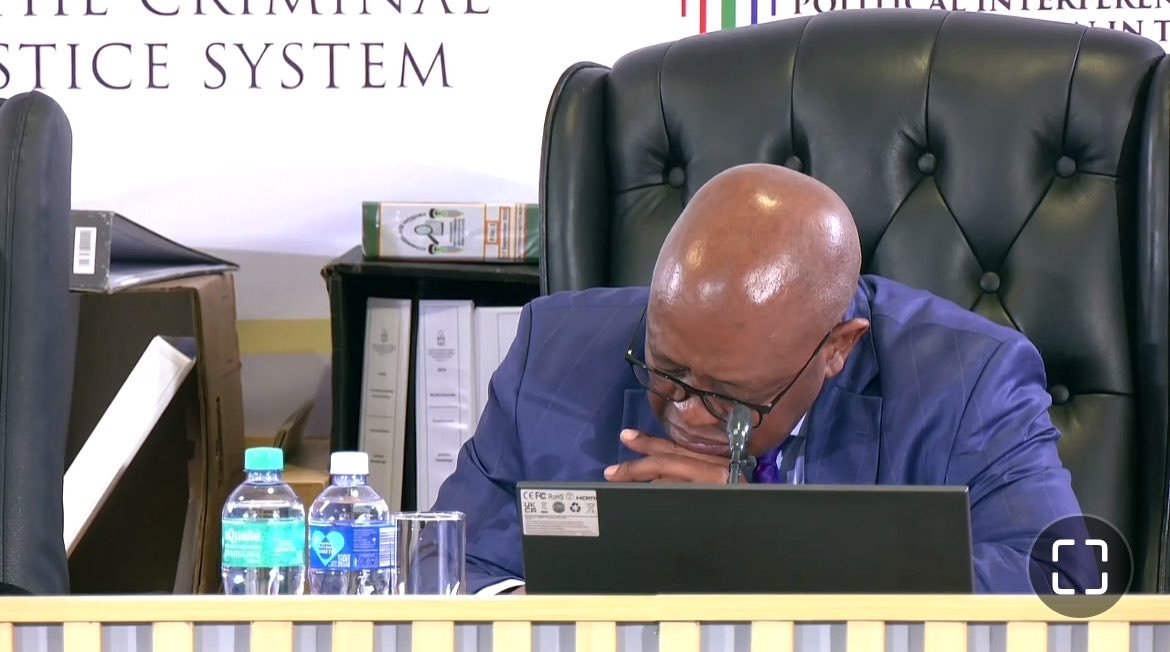 _AfricanSoil's tweet photo. ⚖ | 𝗠𝗮𝗱𝗹𝗮𝗻𝗴𝗮 𝗖𝗼𝗺𝗺𝗶𝘀𝘀𝗶𝗼𝗻 | Andrea Johnson disrespected the Commission so much that she insulted the Commissioners. Why would she do that? 😤

Not once did we see the Commissioners laughing and giggling except when she was making stupid jokes that were not even funny. They've always been professional. 

She needs to be called back to answer about this and these allegations by Ramsamy.