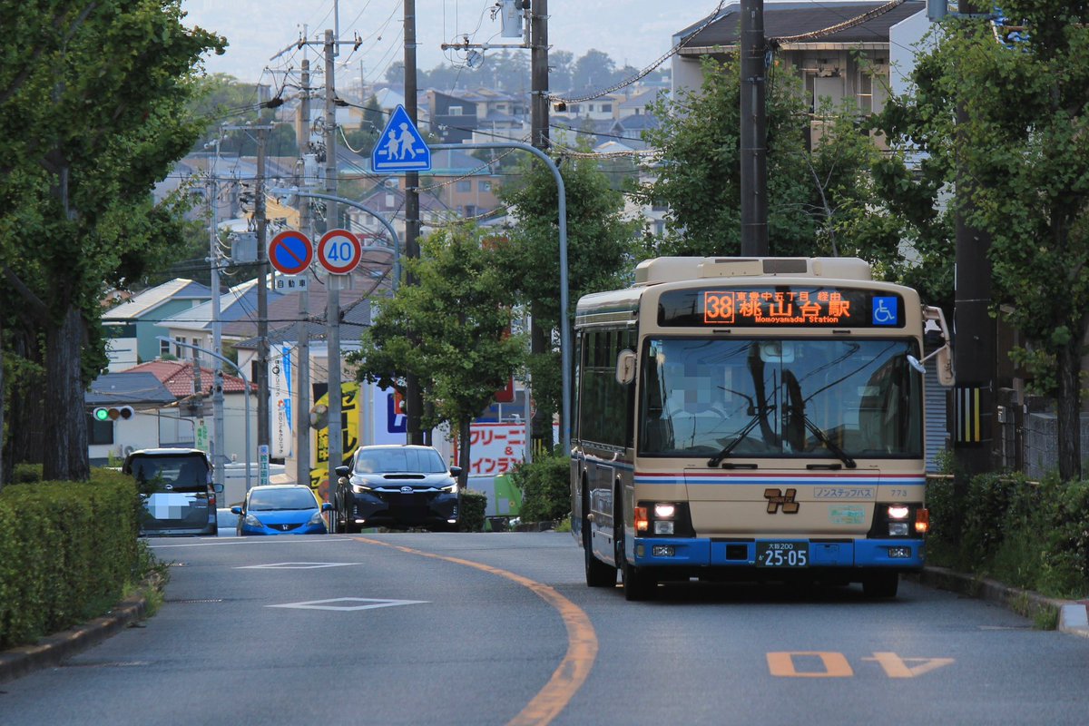 MP_rokuitihati's tweet photo. 2026.7
阪急バス 773 (千里)
大阪200か 2505
型式　PKG-LV234N2
35・38系統

この日は773が動いていると知人に教えてもらったので撮影、サモキンクーラーが似合っており非常にかっこいいですね。
次は千里NTで撮ってみたいところ… https://t.co/zAweGc6u6x