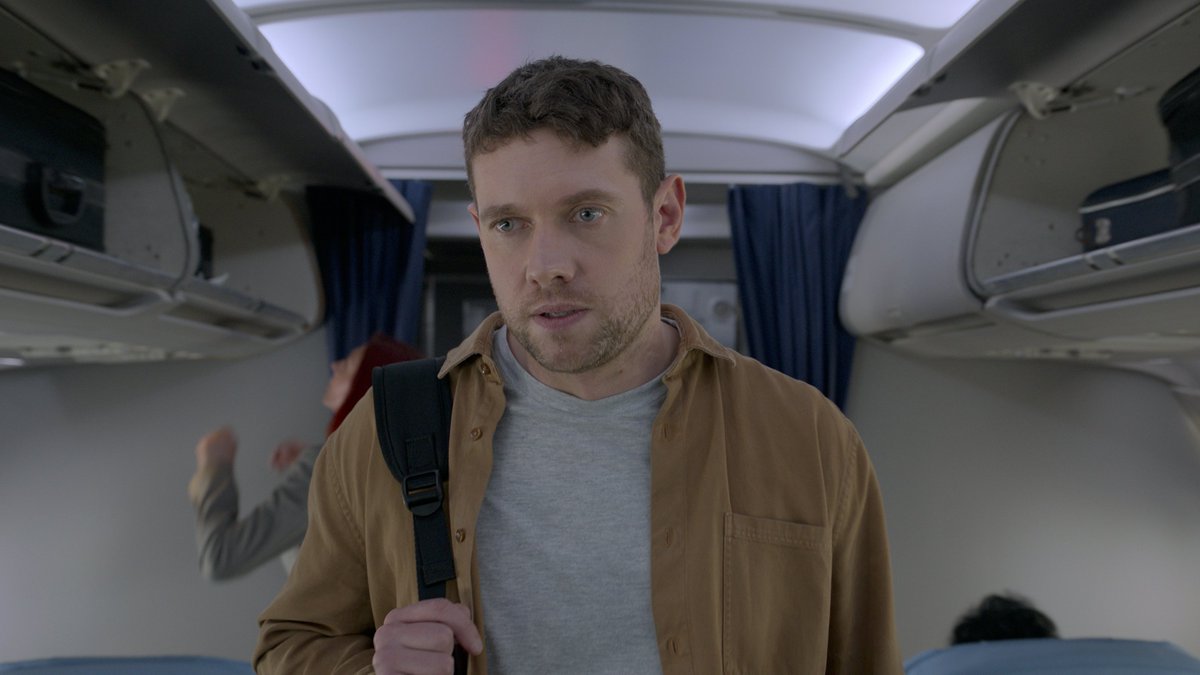 CSAmediapress's tweet photo. #BlackBoxVuelo298 es una joyita del suspense. Un rompecabezas sonoro donde no hacen falta grandes efectos especiales para generar un terror psicológico real. Lo que parece un fallo humano o un error técnico pronto se convierte en una paranoia sofocante donde nada es lo que parece https://t.co/Y3IfeLRDpj