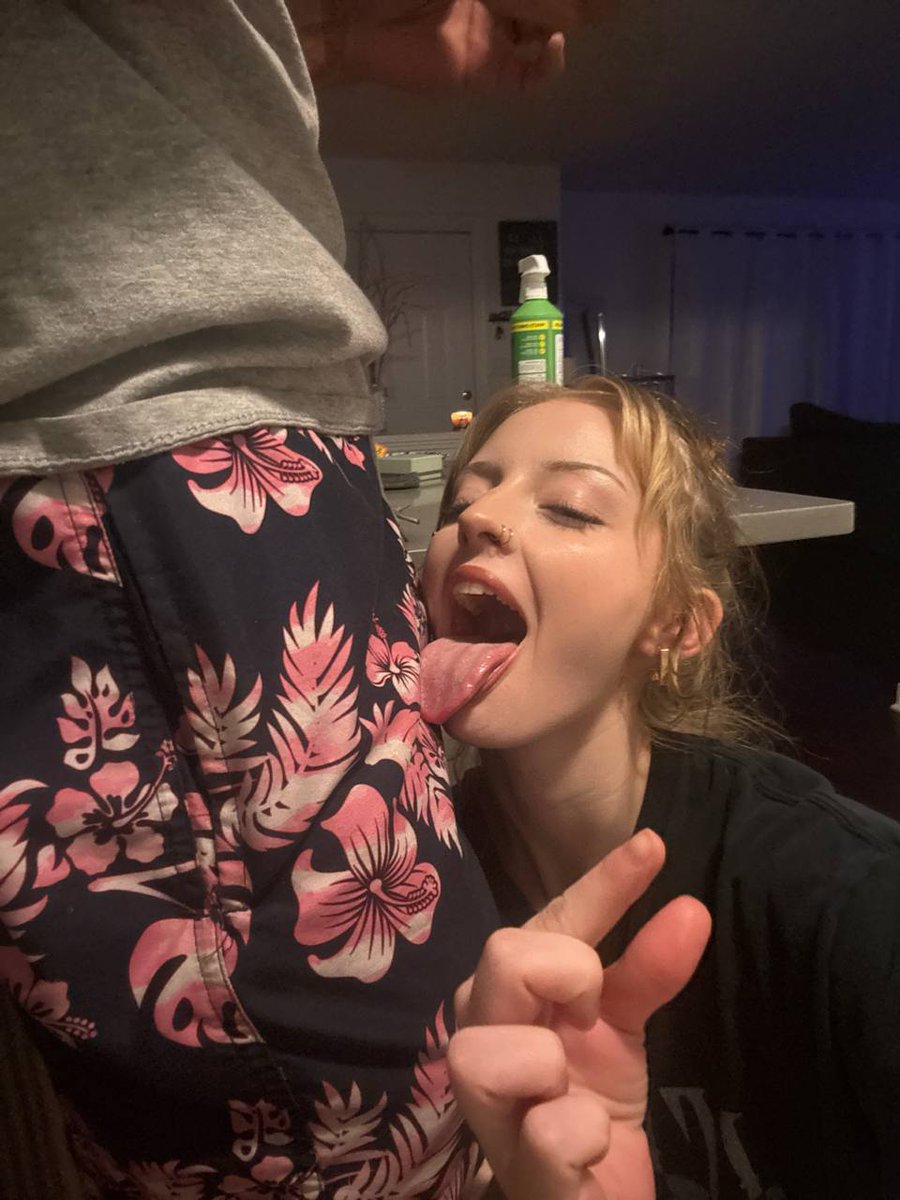 FindomIvory_'s tweet photo. his massive bbc vs ur pathetic white shrimp 🦐 u were never meant to compete 🤏 pay up n watch from the corner like a good denied cuck https://t.co/rPFppie5pT