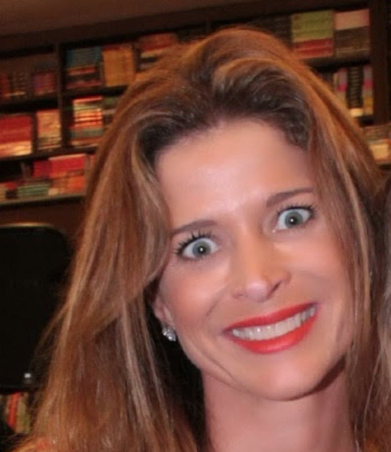 notmarisolz's tweet photo. @biscoitosaoluis @eicsanity meu deus que tweet horroroso esse que eu fiz ele tá impossível de entender eu tava falando da ex dele Bruna q tinha 21 e ele 29, mas eles se conheceram quando ela tinha 18, era isso que eu tava apontando https://t.co/xCM1sDl8Ke