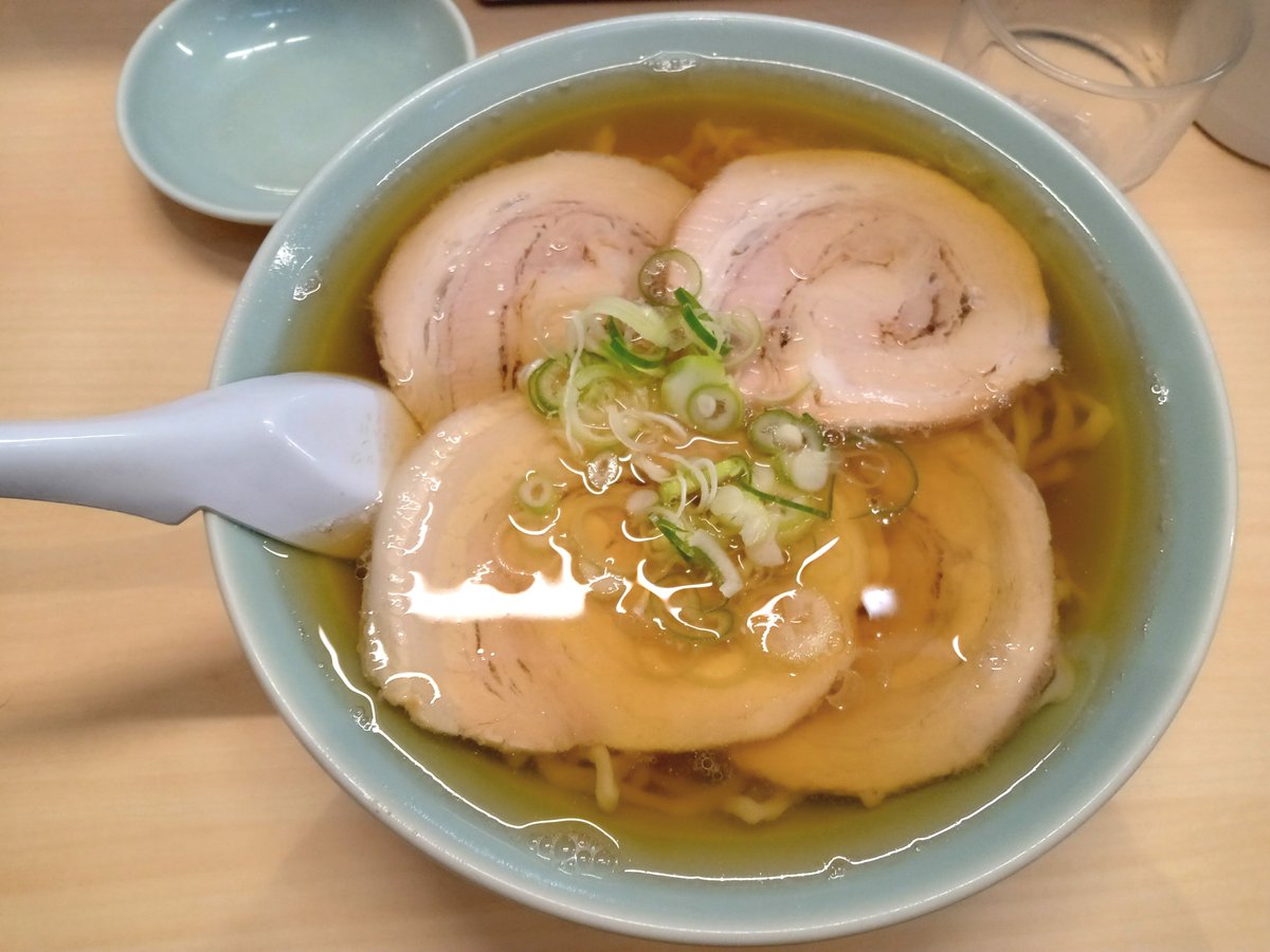 hksi41's tweet photo. 6年前に前の職場にいた時に日帰りでメーカーまで上司と同行した際に行った佐野のラーメン大金。リベンジしてきた。
6年前はそこまで味がしなかったラーメンが、6年後はしっかり味が濃くて見る景色も懐かしくて地元の夫婦さんたちも温かくて成長ちょっとはしてるかなって思えた1日だった。#らーめん大金 https://t.co/hm02km2Tue