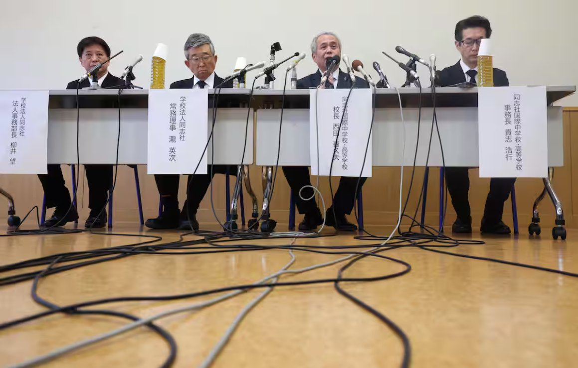 japan_miyu_'s tweet photo. 【辺野古】

被害者遺族が《同志社国際高校》等を
刑事告訴した理由を会見で説明

学校が下見や打合せ、教員の同乗など
一般常識で考えて"最低限"の事をしてれば防げた事故

2026年3月、沖縄県名護市辺野古沖で
小型船2隻が転覆した事故

高校2年生の武石知華さん(17)が学校に殺害される

学校の平和学習名目で訪れた沖縄だったが被害生徒が乗せられたのは、普天間基地の移設に抗議活動をしている極左団体の船だった

《引率教員はおまけに抗議船である事を認識していた》
同志社国際高校 西田喜久夫(学校長)が既に認めている

また事故があった際に、生徒を引率した女性教師は
被害者の顔を知らずに"身元確認"ができなかった

被害者の母親は

「引率教員は救急車に乗っても保護者の私たちに連絡をしてこなかった。知華の顔も分からなかったため身元確認ができず、死亡確認すらずっと待たされるなんて…」
と当時を語る

同志社国際高校の西田喜久夫 校長や杜撰な監督の末に生徒を死亡させた引率教員ら同志社国際高校教員ら４人を含む11人を業務上過失致死傷容疑で刑事告訴