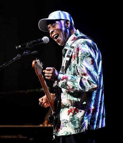 UndercoverIndy's tweet photo. On this date in 1936 Blues Guitarist, Vocalist, Songwriter, and Session Musician George 'Buddy' Guy is born in Lettsworth, Louisiana.

Guy is an exponent of the Chicago blues and has influenced generations of guitarists including Eric Clapton, Jimi Hendrix, Jimmy Page, Keith Richards, Stevie Ray Vaughan, Jeff Beck, Gary Clark Jr., John Mayer and many more. In the 60s, Guy played with Muddy Waters as a session guitarist at Chess Records and began a musical partnership with Junior Wells.

Guy has won 9 Grammy Awards and a Lifetime Achievement Award, the National Medal of Arts, and the Kennedy Center Honors. Guy was inducted into the Rock & Roll Hall of Fame in 2005 and ranked 27th in @RollingStone magazine's 2023 list of greatest guitarists of all time. His song "Stone Crazy" was ranked 78th in the @RollingStone list of the "100 Greatest Guitar Songs of All Time". Clapton once described him as "the best guitar player alive". In 1999, Guy wrote the book Damn Right I've Got the Blues, with Donald Wilcock. His autobiography, When I Left Home: My Story, was published in 2012.