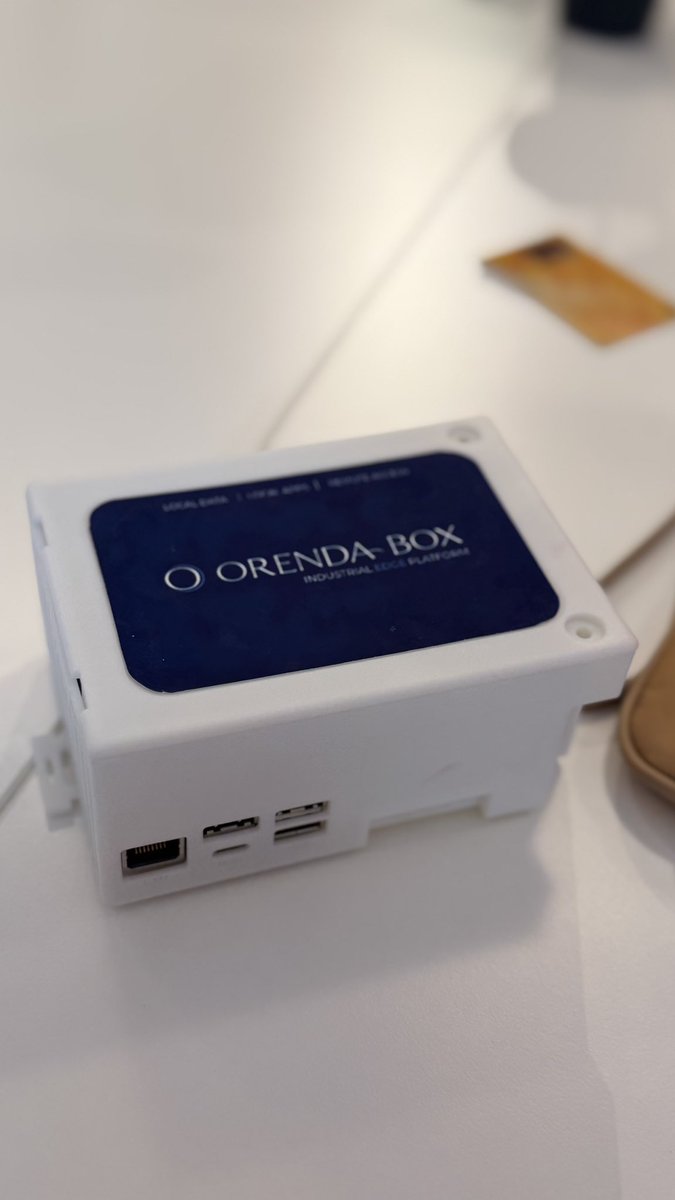 diviortala's tweet photo. Bugün ilk kargomuzu yolladııık 🫶🏼Bulgaristan’da 40 fabrikaya satışımızı gerçekleştirdik ve 10 cihazı bugün kargoladık. 
Orendabox, makinelere uzaktan bağlanıp arızaların çözülebilmesini sağlayan yapay zeka destekli bir cihazdır. Artık yurtdışına teknisyen göndermeye gerek yok :) https://t.co/8CVhqG04NE