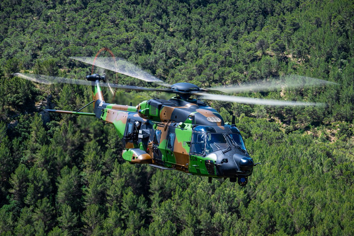 OpexNews's tweet photo. 🇫🇷 @AirbusHeli vient de livrer à la @DGA le premier NH90 Standard 2 : caméra Euroflir 410, cartographie numérique, vision améliorée pour les forces spéciales. 

18 exemplaires attendus d'ici 2029. https://t.co/FJdtQBGf2K
