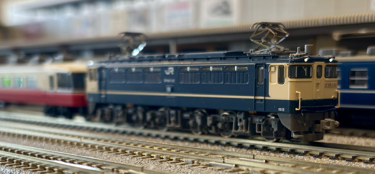 asakaec485's tweet photo. Railside Cafeさんで走らせた車両は
①EF65-1000下関仕様＋リゾート白馬
②DD51-1000JR西日本仕様＋ちくま・だいせん
の、2編成。
ちくま・だいせん以外は今回初走行だったから気持ちよく走ってくれて良かった。 https://t.co/6jy927bWxc