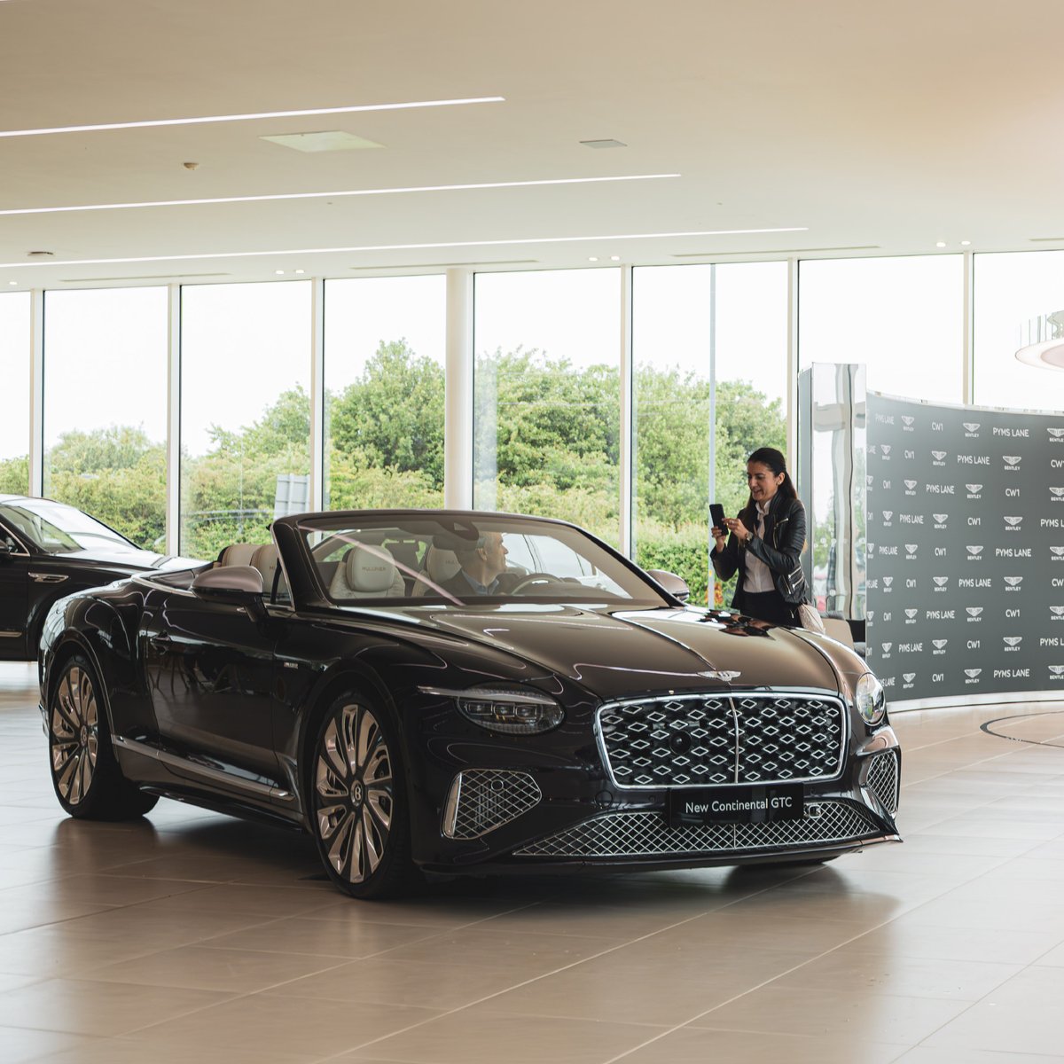 BentleySaudi's tweet photo. تجسّد هذه المجموعة تطورBentley  وتحتفي بال��رث الذي شكّل هويتها عبر الأجيال.​

From legendary racing icons to the handcrafted Bentleys of today, every model tells a story of innovation, craftsmanship and performance.​

#Bentley #Mulliner https://t.co/3FwvkxPX4L
