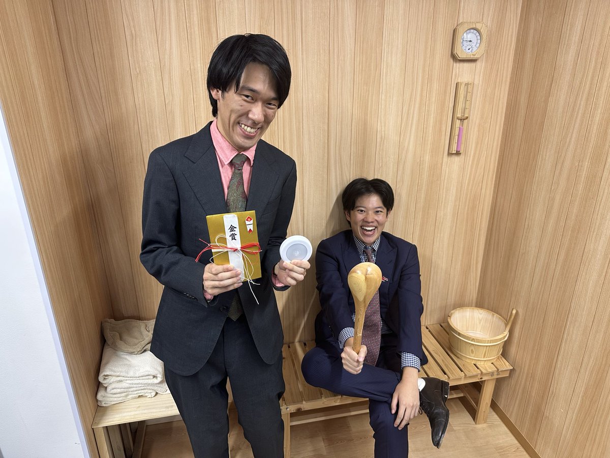 GcolleLIVE's tweet photo. ＼第37回漫才バトルLIVE in Gコレ／
ありがとうございました✨

漫才バトルの結果は…🔥

🥇 アリオス
🥈 GHOST
🥉 ビックシカゴ

でした👑

大喜利企画も大盛り上がりでした‼️

⭐️大喜利賞　福澤 圭祐(ビックシカゴ)

次回もよろしくお願い致します👍

#Gコレ漫才 https://t.co/m7x4eFmkut