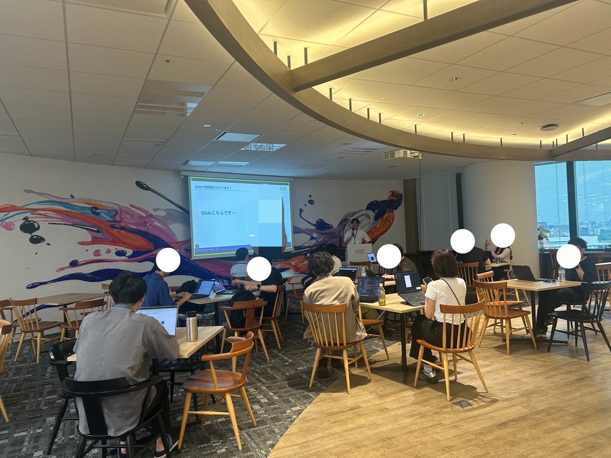 natsu_saisontec's tweet photo. 社内コミュニティでAWS Summitの知見共有会をやった！
こすぎさんの純粋なLT貴重で運営ながら歓喜🙌🏻
私は大規模障害のセッションの話しました😌 https://t.co/VhlQPVeA35