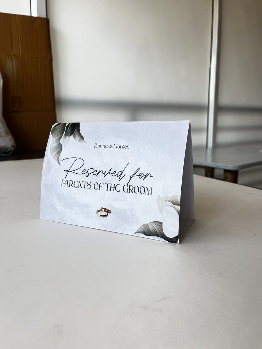 BezleBrandingSt's tweet photo. Table Reserved Signs is what they call them. https://t.co/hnYGgsg0T2