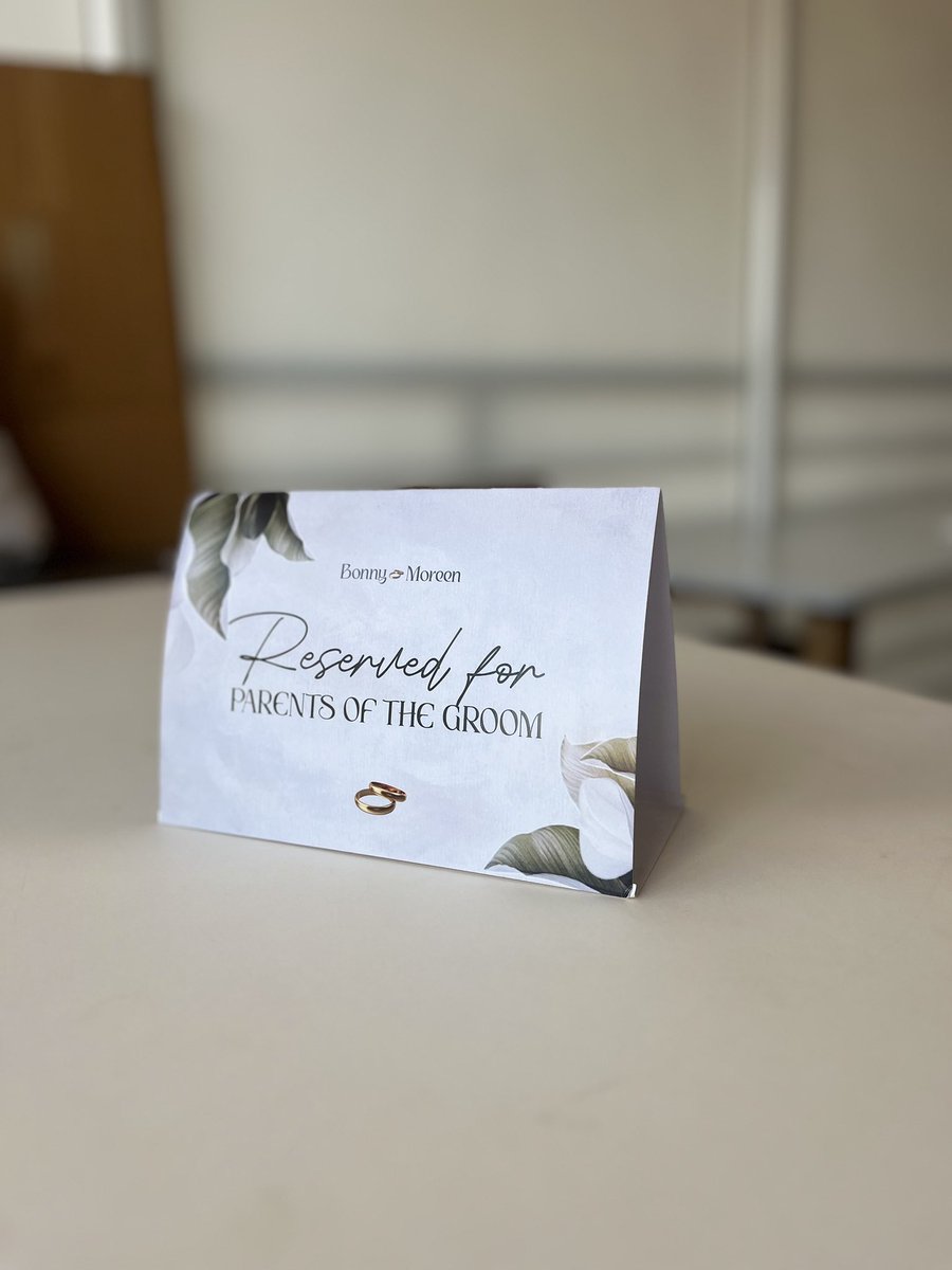BezleBrandingSt's tweet photo. Table Reserved Signs is what they call them. https://t.co/hnYGgsg0T2