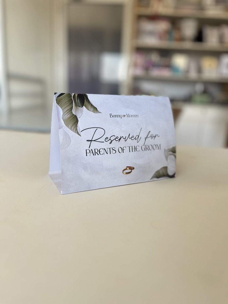 BezleBrandingSt's tweet photo. Table Reserved Signs is what they call them. https://t.co/hnYGgsg0T2