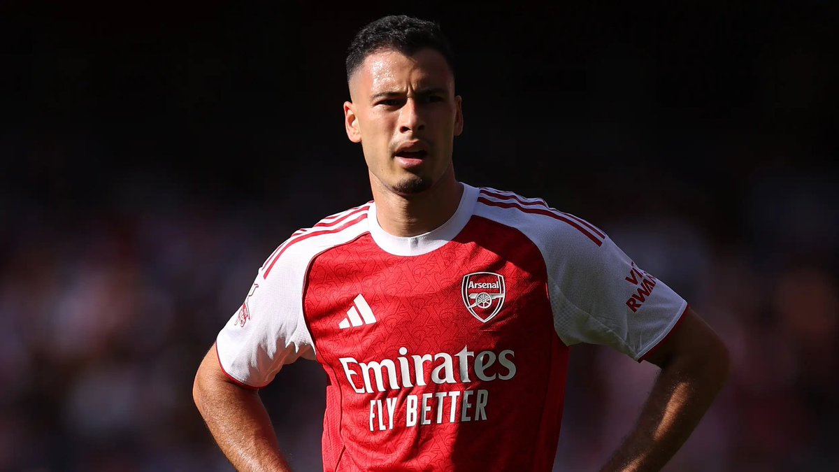 michelltac's tweet photo. 🚨#Arsenal El extremo brasileño de 25 años del Arsenal, Gabriel Martinelli, podría dejar al Arsenal este verano.

 👀 Man United, Newcastle y Bayern Munich están interesados.

 📌 Roma y Juventus también han contactado al Arsenal. https://t.co/O03VTQjEaV