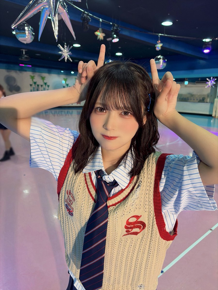 esumi_renon's tweet photo. ニアジョイ5th single カップリング曲

『わたし注意報』
MVが公開されました📱⸜❤︎⸝‍

https://t.co/gzgVo0sLT7

ももかとWセンターを務めさせていただいてます！

重い重い愛受け取ってくれる？？
いっぱい見てねー🫶🏻
#わたし注意報
#ニアジョイ https://t.co/V61TsTMAZH
