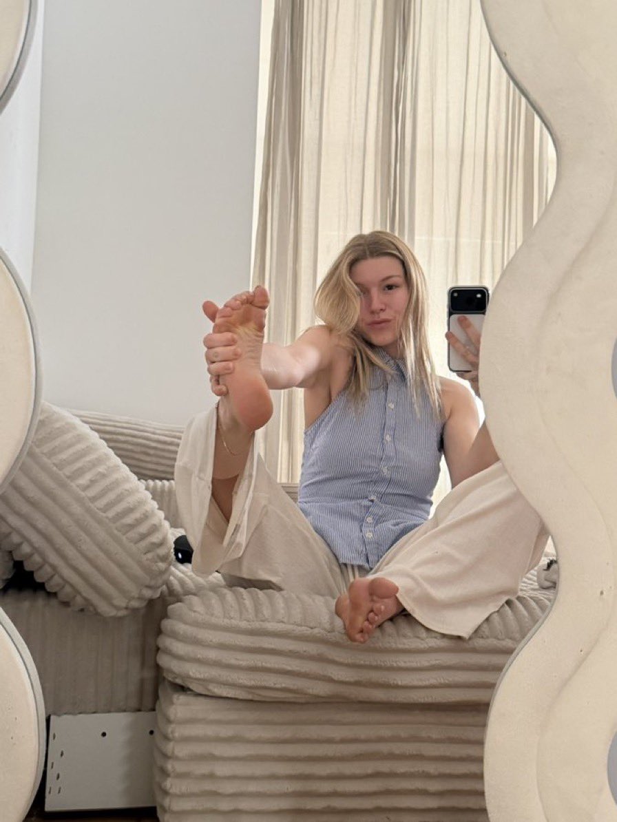 Domina_Eva_10's tweet photo. Je cherche Un soumis de qualité sous contrat a durée indéterminée
Séances de domination d'humiliation, gifles, crachats, fetichisme, travail forcé divers etc.
#BDSMFINDOM #DISPOCAM #DISPOO https://t.co/LuAiZfBFvL