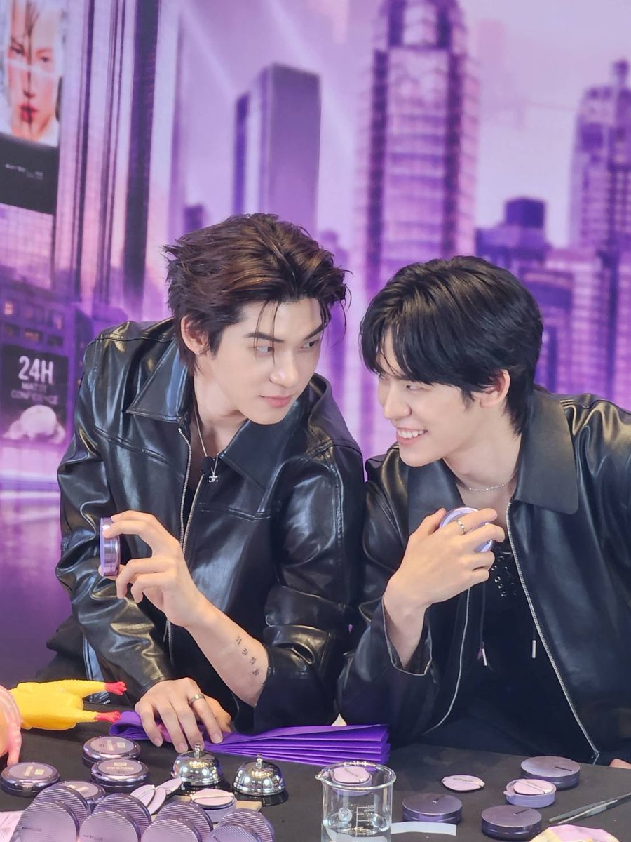 Maybelline_TH's tweet photo. ฮ้อบบบไม่ไหว

TeeTeePor X MATTEMAX 

#MaybellinexTeeTeePor https://t.co/1WdDd6DqBm