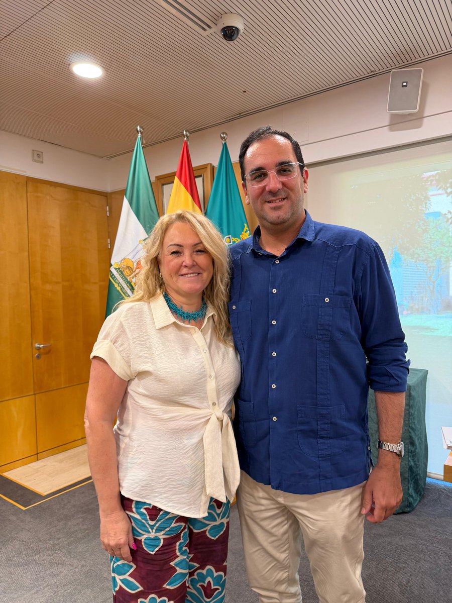 MartinTorCas's tweet photo. Hoy hemos despedido en la @DIPUSEVI a dos grandes compañeras del @PPDipuSevilla que inician una nueva etapa como delegada territorial de Educación y parlamentaria andaluza respectivamente.

Las echaremos de menos. Estamos muy orgullosos y seguros de que hoy gana Sevilla. https://t.co/vInqbH3sg2