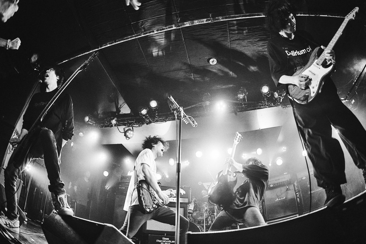 9mm_official's tweet photo. 【 ライブ終了！】
鈴木実貴子ズ自主企画イベント『心臓の騒音』出演終了！！

ご覧いただいたみなさま、ありがとうございました！

次回は8/1(土) @ Flowers Loft でお会いしましょう！

サポートギター
武田将幸(HERE)

サポートドラム
渡部宏生(heaven in her arms / SZKN)

Photo by 河島遼太郎 https://t.co/eB8nAXlx4C