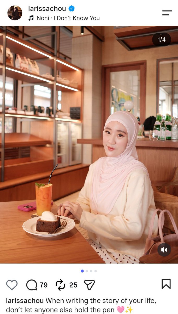 kamarlintang's tweet photo. Ikram Rosadi mengaku kapok nikah dengan cici-cici usai diceraikan Larrisa Chou 🙄

Ikram bilang, "Ya kapoklah, nanti saya gak bisa menafkahi lagi. Nanti dicerai lagi."

Ikram juga bilang, "Nanti kan ada isu lagi kalau misal sama cici-cici lagi adu isu lagi, gak menafkahi lagi gitu kan, nanti cerai lagi."

Sebelumnya, pengacara bilang kalau Larissa minta cerai karna ngerasa sendiri saat menjalani rumah tangganya.