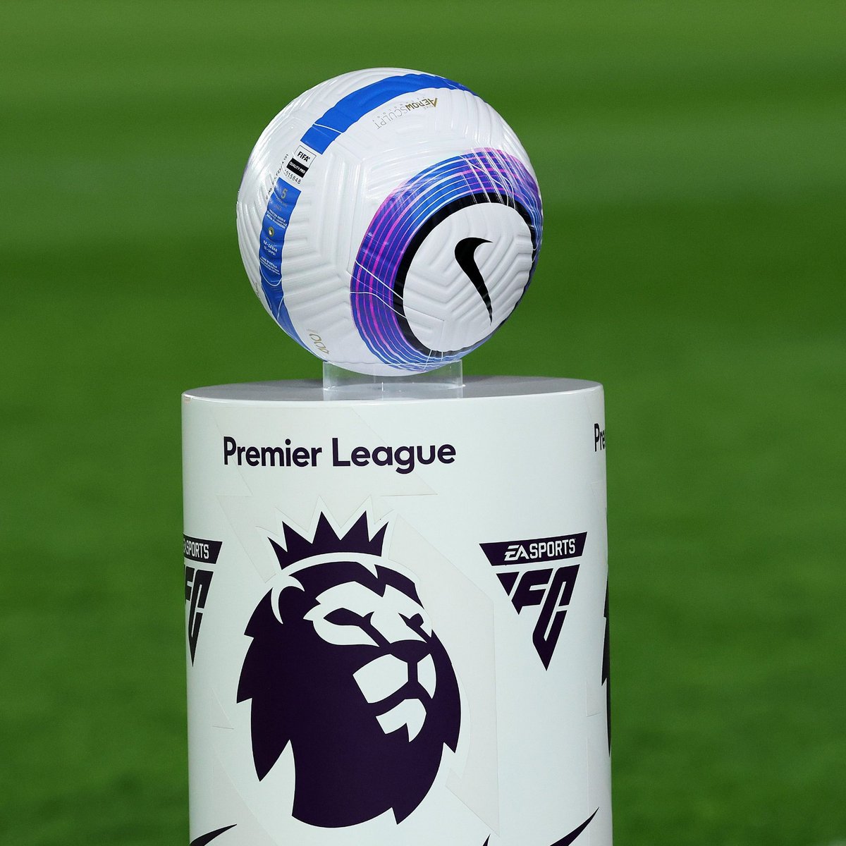 hfworld_'s tweet photo. OFFICIAL! 🗞️🏴󠁧󠁢󠁥󠁮󠁧󠁿

The Premier League has banned betting companies from appearing on the front of clubs' matchday shirts.

This decision brings the league more in line with its compatriots from Italy, and Spain, who have implemented similar restrictions earlier. https://t.co/q46yJDEBkM