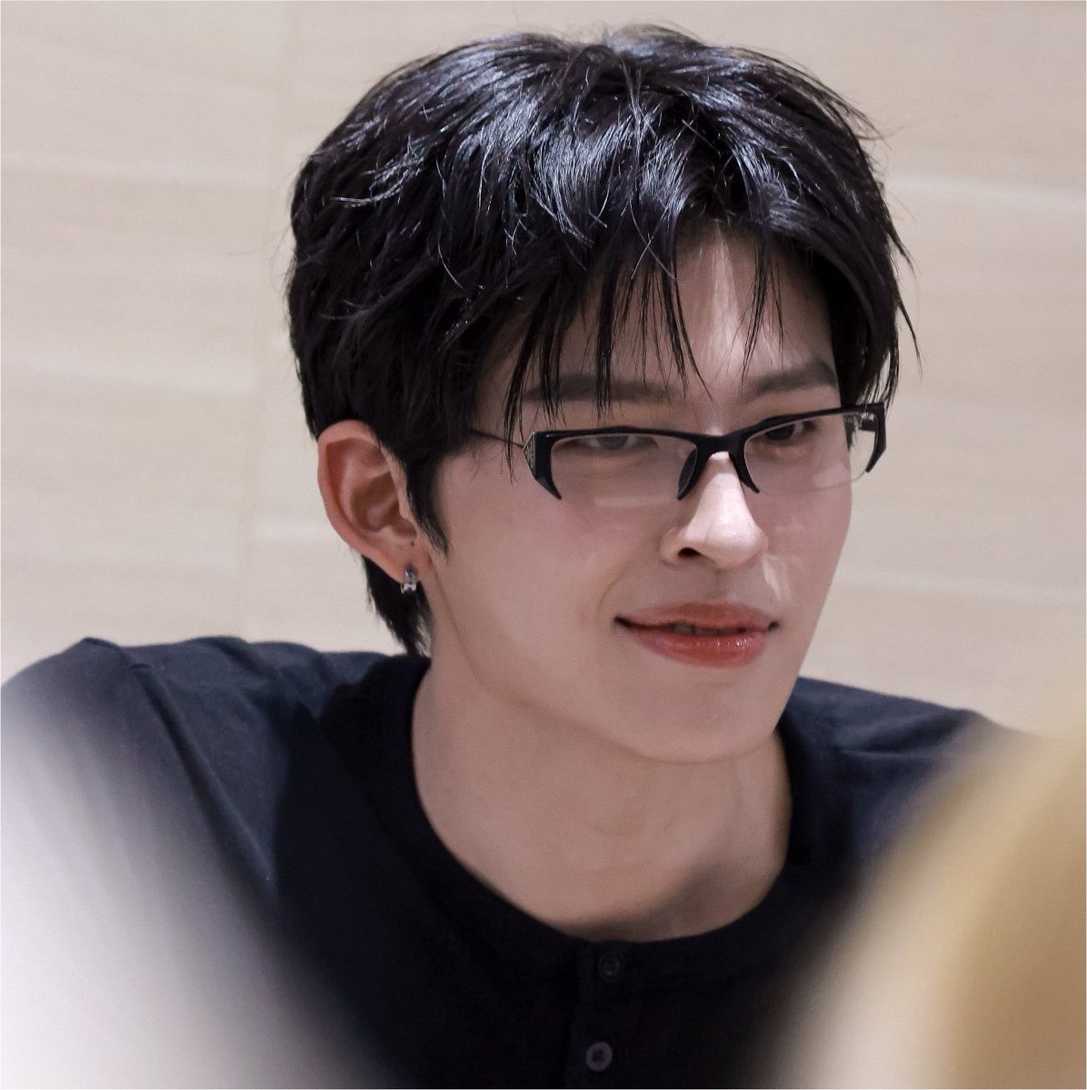pondfvr's tweet photo. the face of the most handsome man alive https://t.co/oHVr2aOBJN