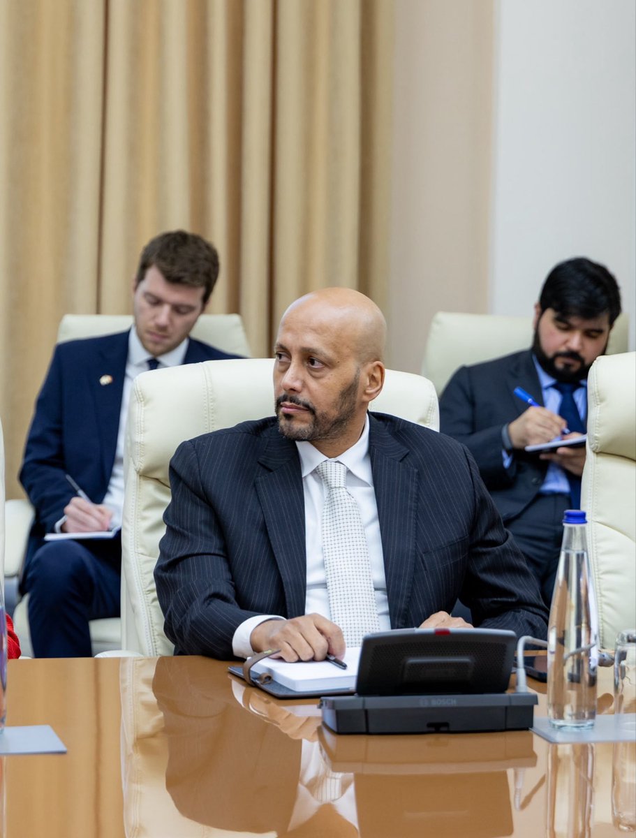 QatarEmb_Chisnu's tweet photo. شارك سعادة الدكتور/ تركي بن عبدالله زيد آل محمود، سفير دولة قطر لدى جمهورية مولدوفا، في الاجتماع الذي عقده سعادة السيد/ فاسيلي توفان، رئيس وزراء جمهورية مولدوفا، مع رؤساء البعثات الدبلوماسية المعتمدة لدى جمهورية مولدوفا، وذلك بمقر حكومة جمهورية مولدوفا، حيث تناول الاجتماع عدداً من الموضوعات ذات الاهتمام المشترك، في إطار تعزيز التواصل والحوار بين الحكومة المولدوفية والبعثات الدبلوماسية المعتمدة في البلاد.

#الخارجية_القطرية 
#MOFAQATAR