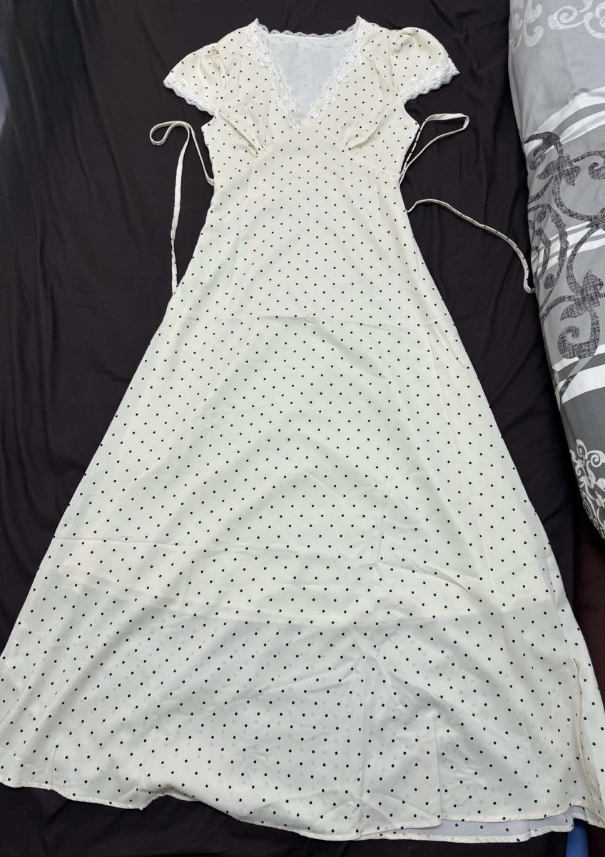 Chanthi13036705's tweet photo. ส่งต่อค่ะ Tiny dot dress
แบรนด์ : Chuu Clothing
Size : M แค่ลองใส่ 1 ครั้ง
ส่งต่อ : 500 บาท (From 590 บาท)
สนใจติดต่อ line : plu0403
#ส่งต่อเสื้อผ้ามือสอง #ส่งต่อเสื้อผ้า #เสื้อผ้ามือสอง #ตลาดนัดมือสอง https://t.co/LhSLtKqLlb