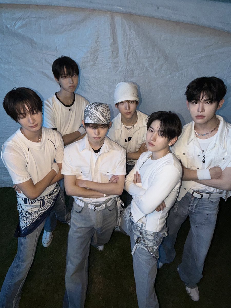 kickflip_jype's tweet photo. 📸ᴋɪᴄᴋᴋɪᴄᴋᴅᴀʏ

260730

장흥 SUMMER SPLASH with MyK FESTA

#KickFlip #킥플립 https://t.co/c8Zi3dSZ96