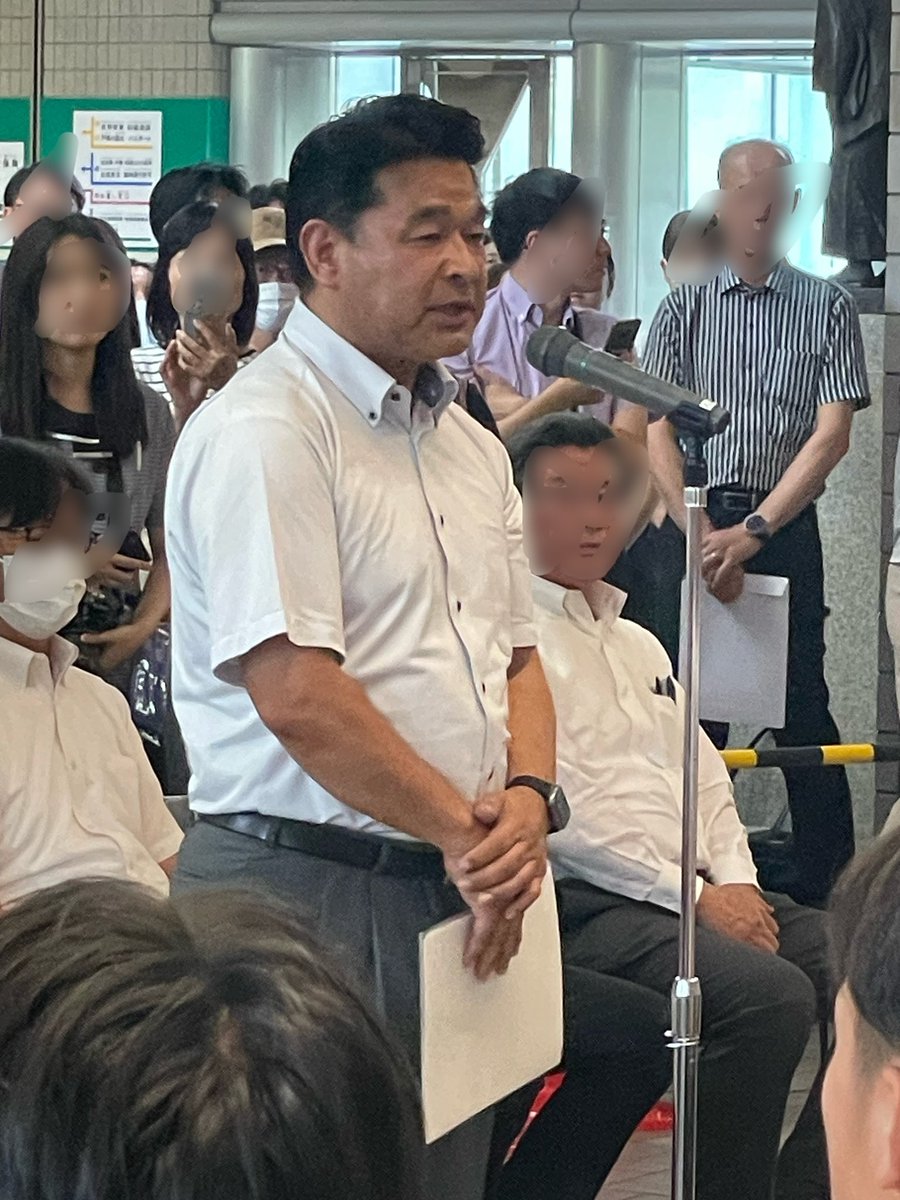 Kunhiroppu's tweet photo. 福山市立福山高等学校野球部の甲子園初出場に伴う激励会が福山市役所市民ホールで開催されました。
市議会を代表して挨拶をさせていただきました。

#福山市議会議員
#副議長
#宮本ひろき https://t.co/piE6Y5SpNE