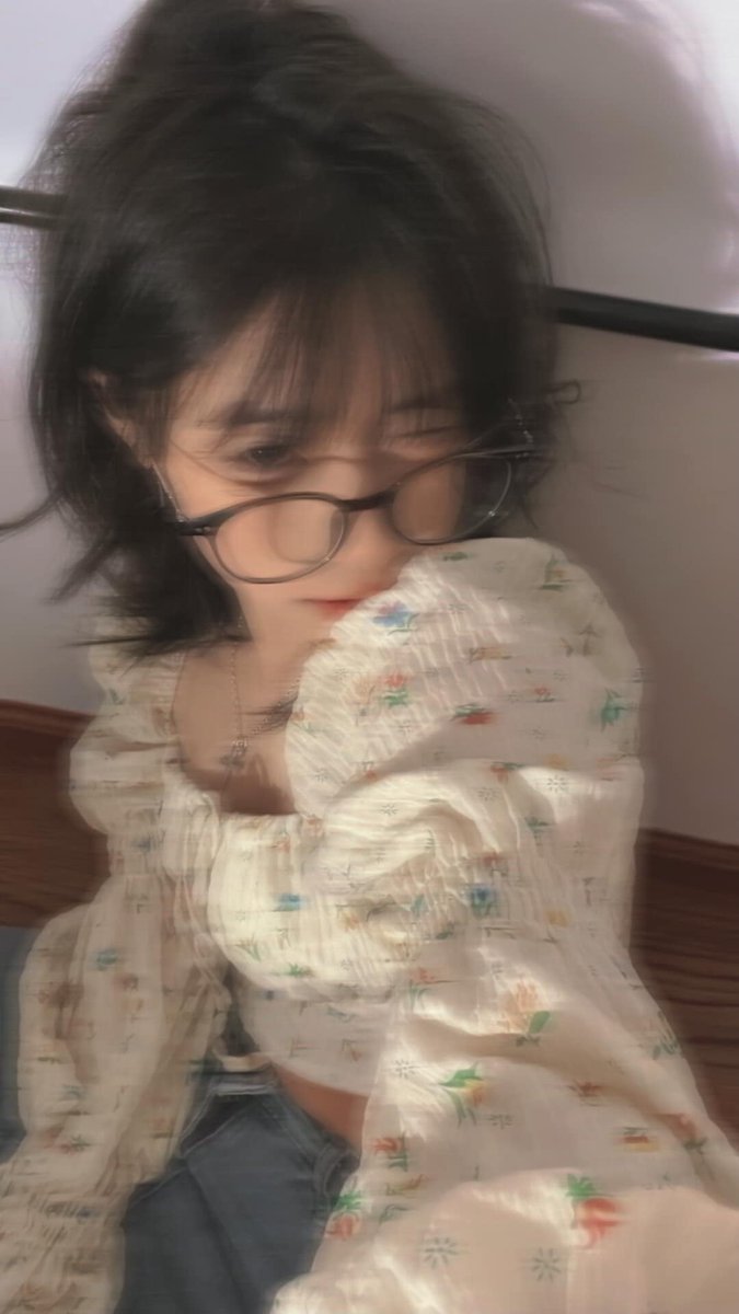 IrvinMahaxay's tweet photo. tôi khi là người thật May Mắn có bạn một bạn.  hedy grandfield❤️ https://t.co/ovJyYnLlqq