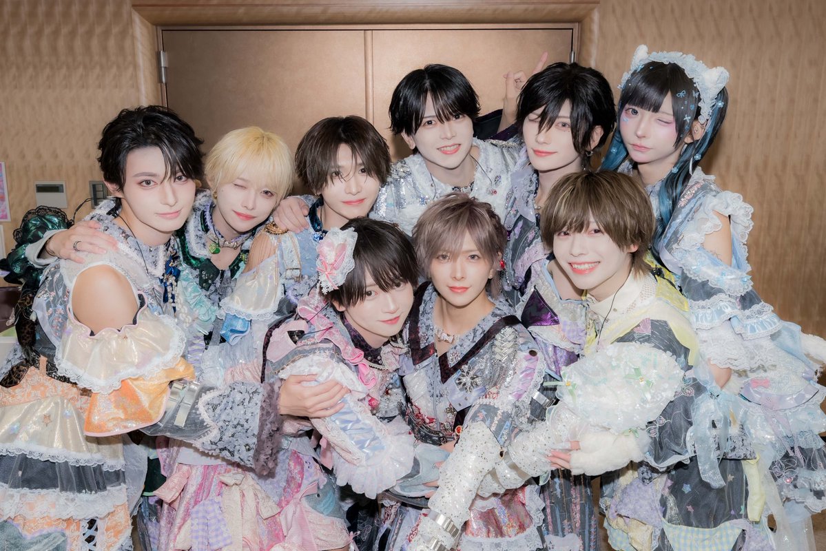 lovesick_info's tweet photo. #らぶしっく 2.5th ANNIVERSARY
日本武道館ワンマンライブ
-ハピネスだけで世界中埋め尽くしてやれ！-
ご来場ありがとうございました💘

皆さんのおかげで無事に大大大成功🇯🇵♡
これからもファンの方々の愛されフェイスでありたい💘

#らぶしっく https://t.co/mGBOSVh7a0