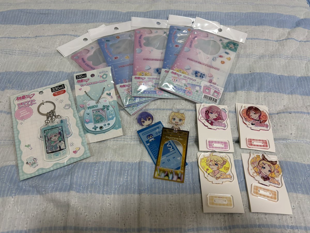 eito_39's tweet photo. 戦利品〜
このコレクトブック、めちゃ買ったけどまだまだ残ってるから安心してね🩵 https://t.co/FWs7GXdpwy