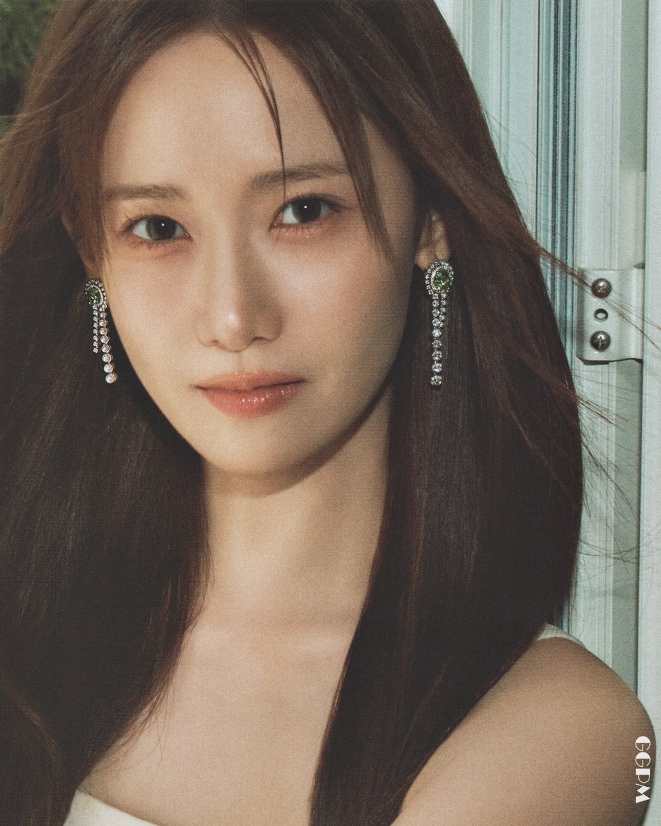 franky___a's tweet photo. 260730 YoonA - Dazed Korea August Issue with Qeelin
Cr. ggpm2012
https://t.co/vVlvmlJkIP
#YoonA #윤아 #임윤아 #LimYoonA https://t.co/YP20gkJUgL