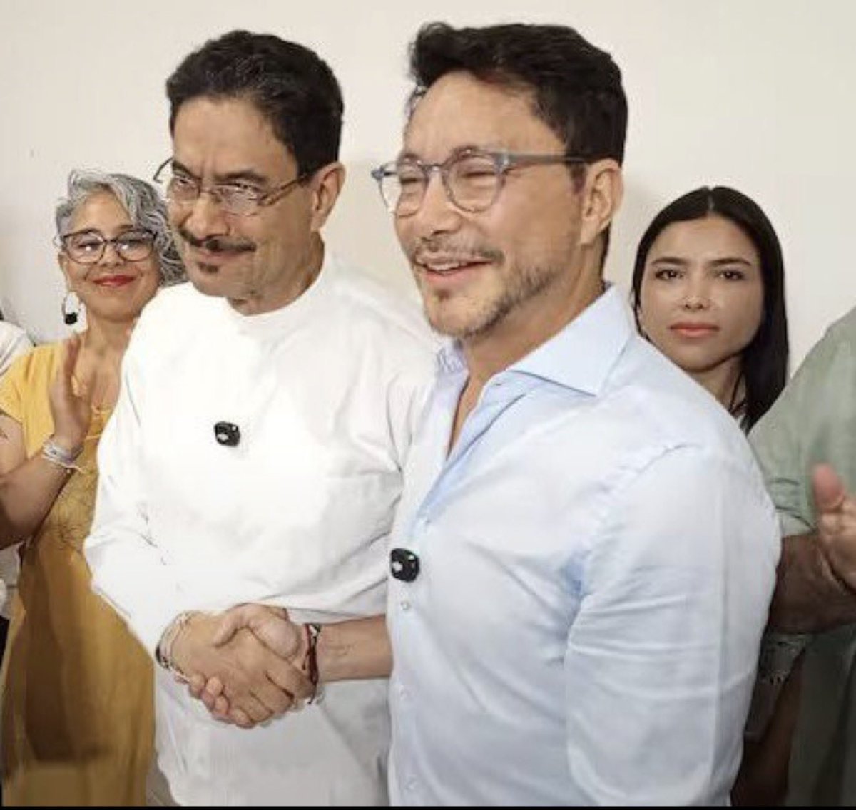 chatos62's tweet photo. Iván Se Peda y Se Caga FARC junto a 
Carlos Caicedo, el condenado a 10 años
de cárcel por corrupción y otros delitos.

Los criminales se juntan, ahí tienen su
gran hpta 🤬 cambio petristas #Paridos https://t.co/yAxNYiGHpe