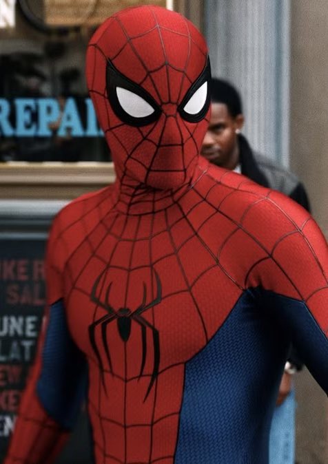 DiscussingFilm's tweet photo. Tom Holland says he isn’t sure how they would adapt the Symbiote suit in the MCU.

“They did it so well in the game and I don't know how you make a suit that’s similar without having a CG component.”

(Source: @joshuahorowitz) https://t.co/MhwpIVM5Bx
