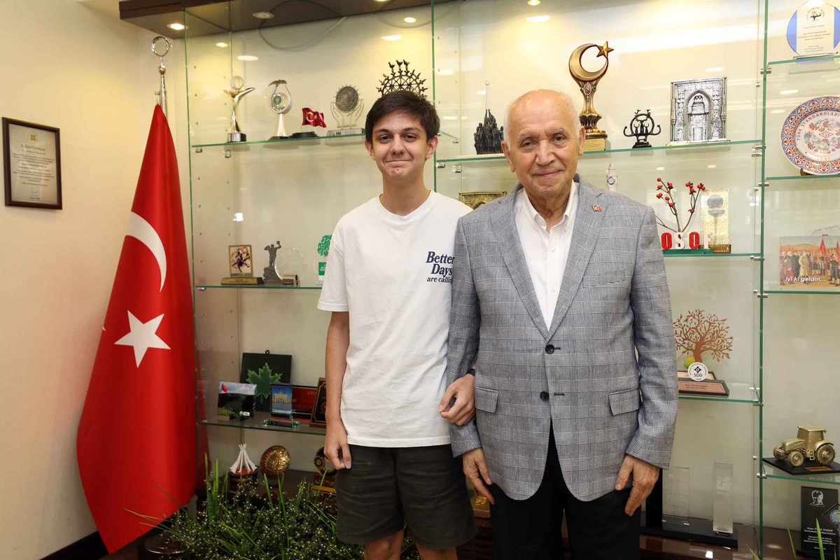 cankaya_haber's tweet photo. LGS Türkiye 1.'si Yenimahalleli Levent Kadıoğlu, Başarısını Fethi Yaşar ile Paylaştı
#cankayahaber #Ankara #yenimahalle #cankaya https://t.co/twGmJbUcPc
