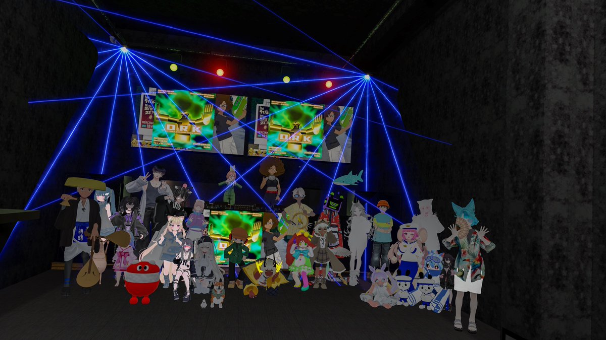 OpusVRC's tweet photo. たしゃに誘ってもらってポップンミュージックのDJイベに行ってきた〜〜〜！！！！！
知らないポップンミュージックで1番いい曲もいっぱいだった、、、、
終わったあと音ゲー熱が出たので久しぶりに音ゲーしてた！ https://t.co/TKDWTQ5VEy