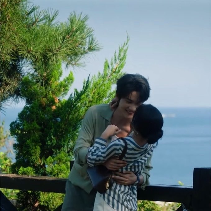 llongmai's tweet photo. short gf x tall bf trope always wins for me https://t.co/DUBPhMQhyV