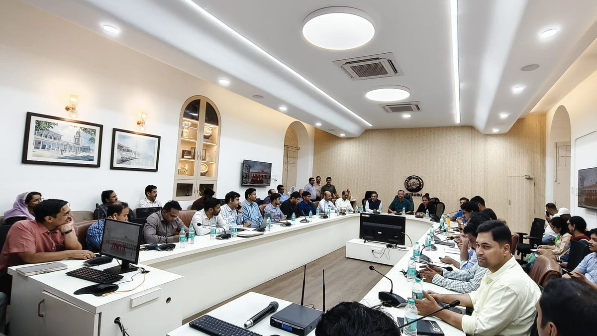 DrmMys's tweet photo. Strengthening Coordination, Enhancing Service.

An Inter-Divisional Co-ordination Meeting of the Mysuru, Hubballi, and Bengaluru Divisions was held at Mysuru to review operational performance, strengthen inter-divisional coordination, and enhance passenger services across South Western Railway.

The meeting was attended by the Divisional Railway Managers (DRMs), Additional Divisional Railway Managers (ADRMs), and Branch Officers (BOs) of the three divisions, reaffirming their collective commitment to operational excellence, safety, and seamless passenger service.
@RailMinIndia
@SWRRLY
#IndianRailways
#MysDivision