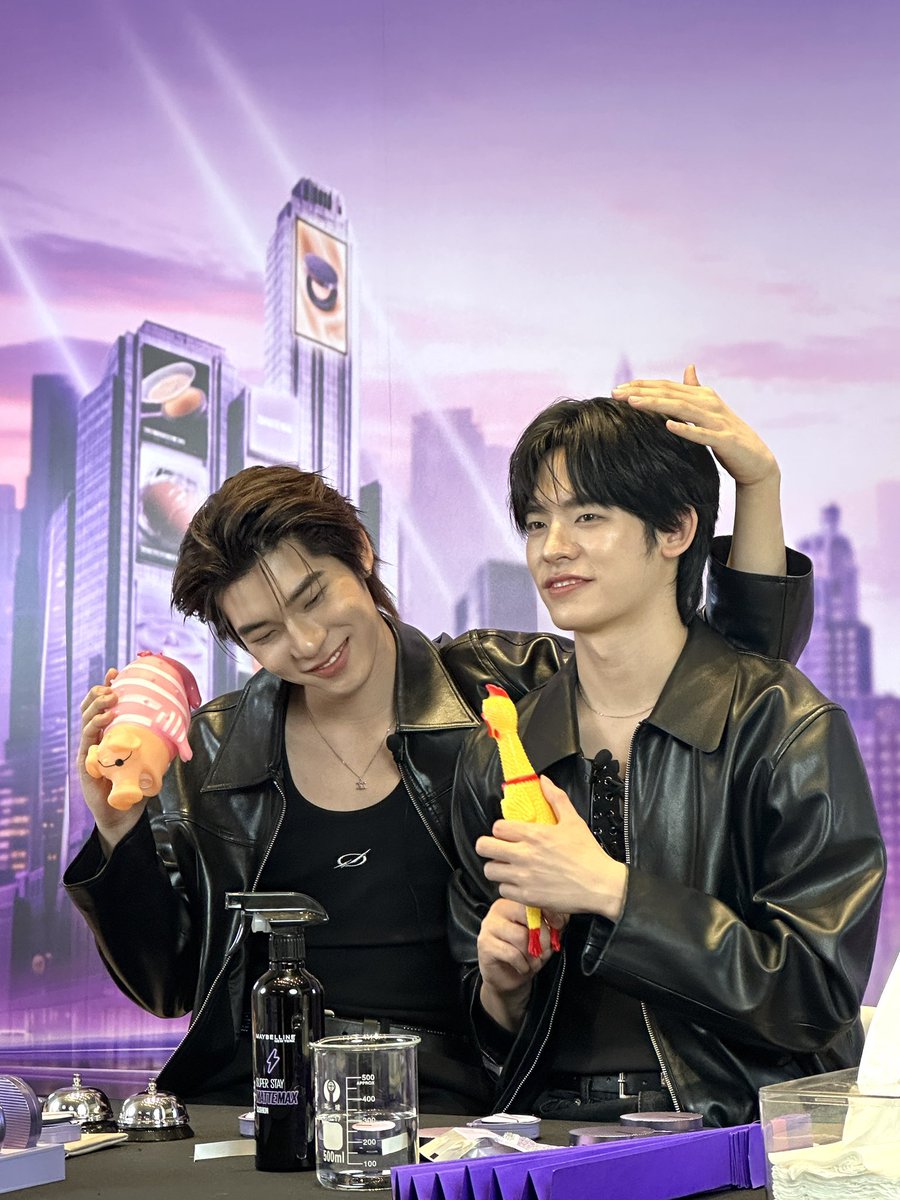 lover2tee's tweet photo. น่ารักจัง!! ♡

TeeTeePor X MATTEMAX 
#MaybellinexTeeTeePor #twnpich #porsuppakarn https://t.co/PIF7akrwqg