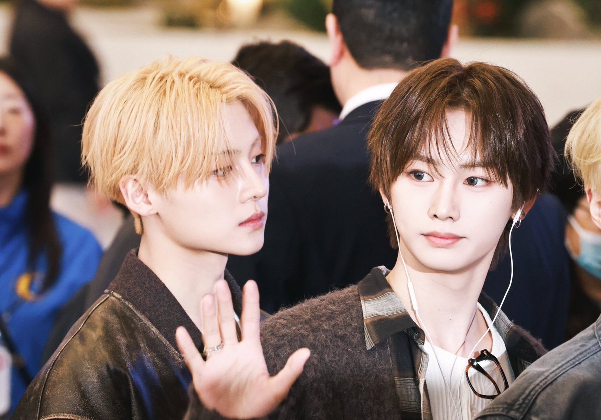 mimyoxin's tweet photo. wk1 i beg you to please put these two together for another photoshoot or smth cause ive gen never seen someone have this much visual chemistry before . https://t.co/sZr5PAMvsR