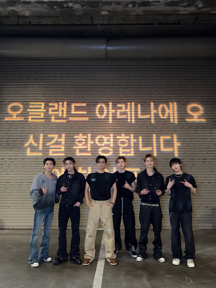 dkfkdgowjd's tweet photo. 이거오클랜드가아니라메뚜기월드이런거아님? https://t.co/tgw8GVBsJs
