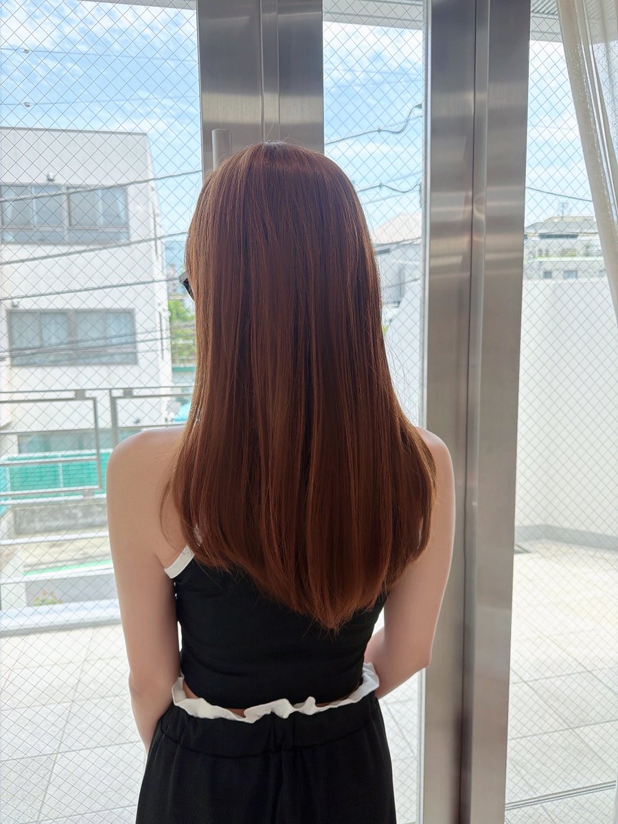 loveanyu_twitt's tweet photo. 夏すぎる🌺
カラー&amp;メンテナンスカット✄艶々〜✨🧡
薄メイクで失礼します🙊 https://t.co/HsV9WmbVSK