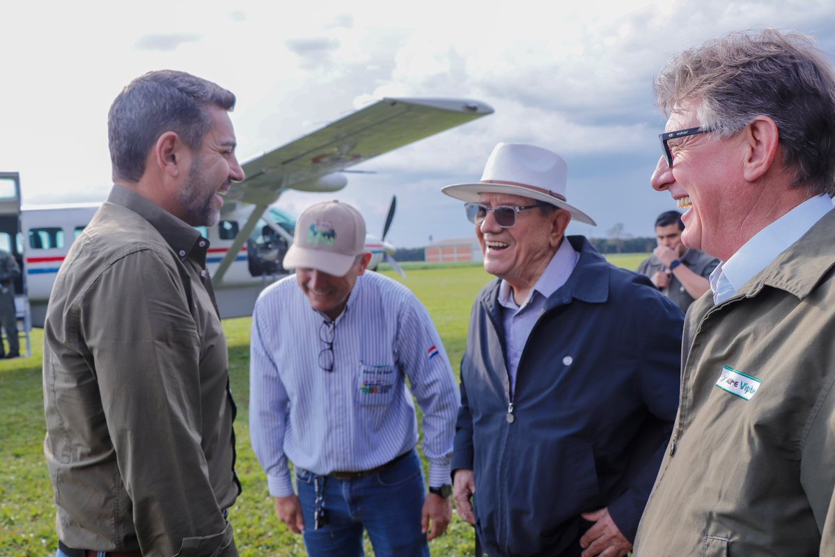 ViceParaguay's tweet photo. 📍Ya estamos en Itapúa. 🇵🇾

El vicepresidente de la República @AllianaPedro, llegó al séptimo departamento para desarrollar una intensa jornada de trabajo. https://t.co/WpRV9tpk9P