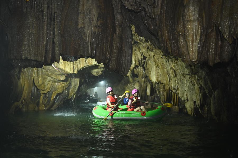 XHNews's tweet photo. During the summer vacation, Huangping in southwest China's Guizhou Province has leveraged its mountain springs and canyon landscapes to develop a rafting tourism brand, attracting visitors for a refreshing getaway while boosting local tourism and incomes. https://t.co/1W5Pl8i2cc https://t.co/P9ufTmyela